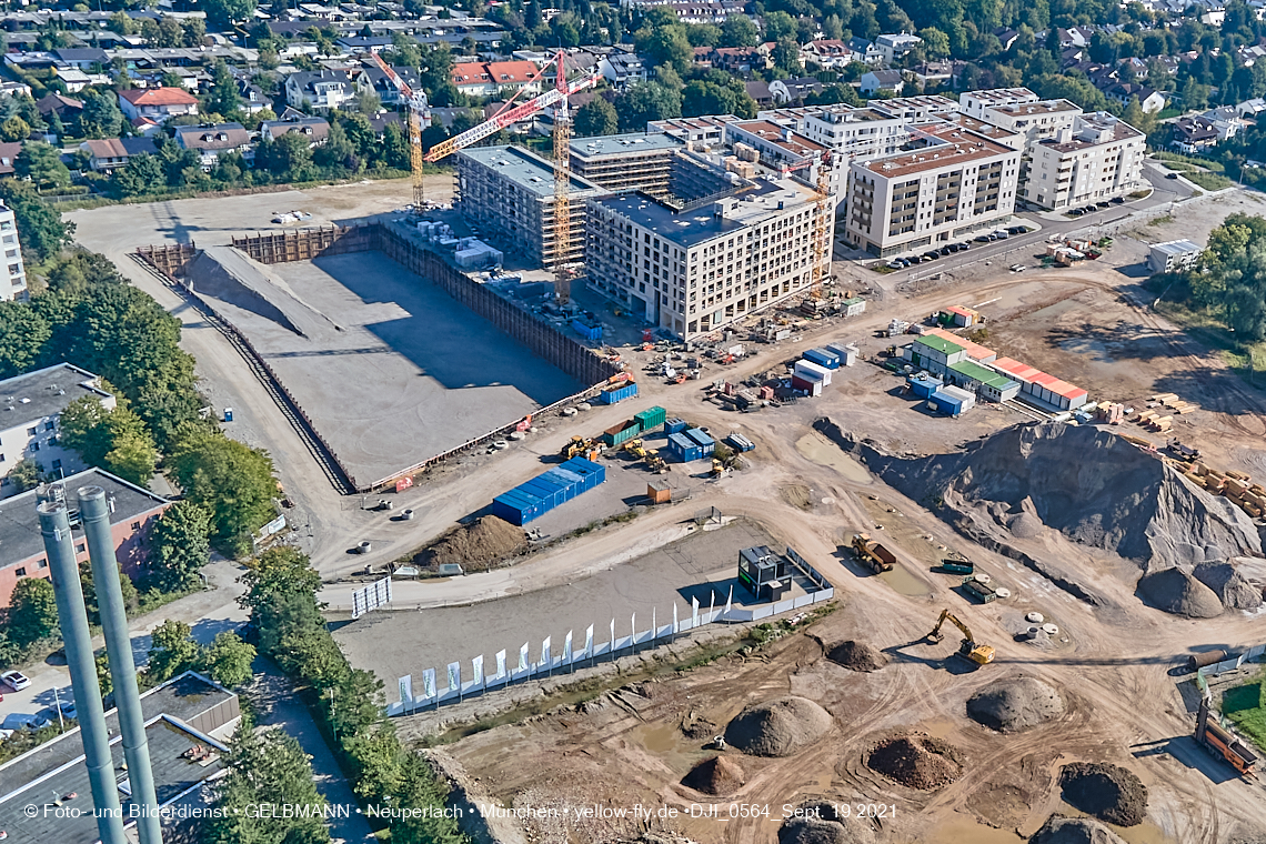 19.09.2021 - Aktuelle Luftbilder aus dem Alexisquartier und Pandion Verde in Neuperlach in München